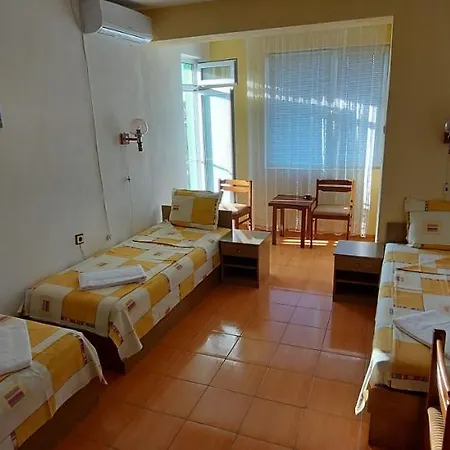 Nikolovi Gasthuis 2*