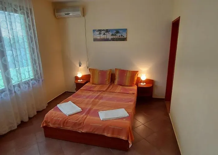 Nikolovi Penzion Lozenec