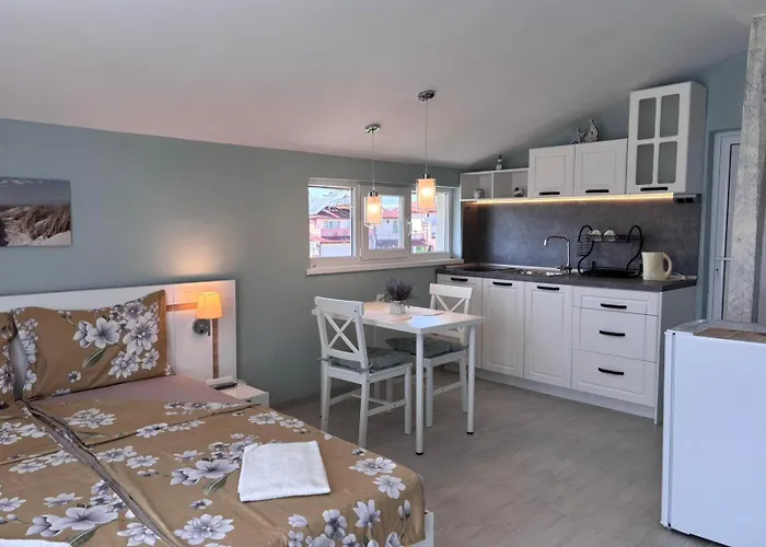 Penzion Nikolovi Lozenec