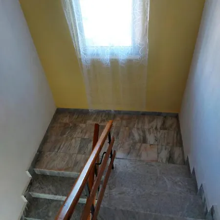 Guest house Nikolovi Lozenets