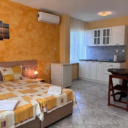 Guest house Nikolovi Lozenets